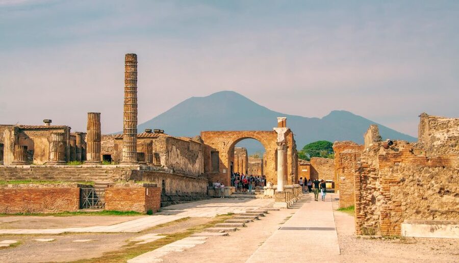 Pompeii Guided Tour with Archaeologist - Included vs. Not Included, and Why That Changes Your Next Steps