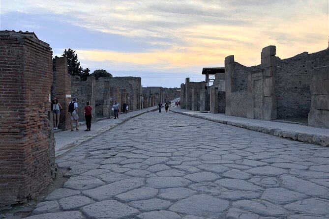 Pompeii: Guided Tour with Skip-the-Line Entry - Thermal Baths and Theater: Leisure, Status, and Social Life