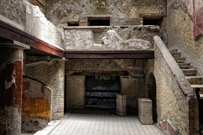Pompeii & Herculaneum Private Tour: Fast-Track, Winery & Lunch - Pompeii and Herculaneum: how this private plan actually works
