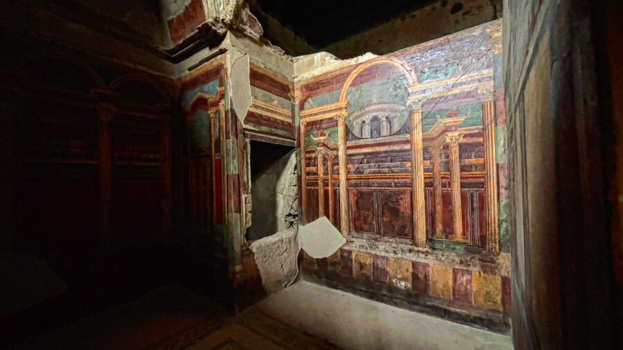 Pompeii: Highlights Guided Walking Tour - Walking time, pacing, and who should choose this format