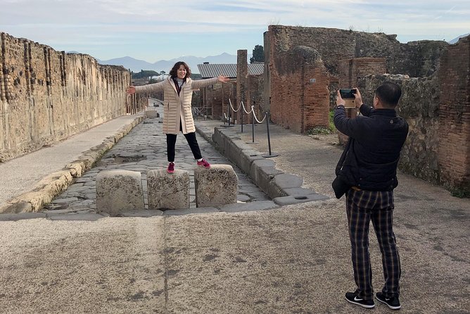 Pompeii New Discoveries Private Guided Tour - The two-hour format: fast understanding, but be ready to prioritize