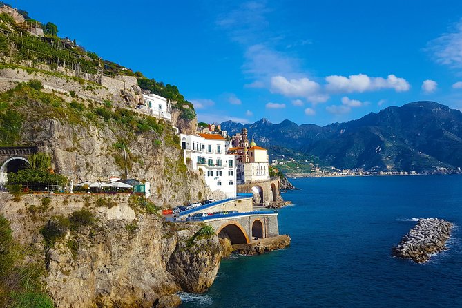 Pompeii, Positano,Sorrento with guide, tickets and lunch all included - Sorrento’s historic stroll and Villa Comunale breaks up the day