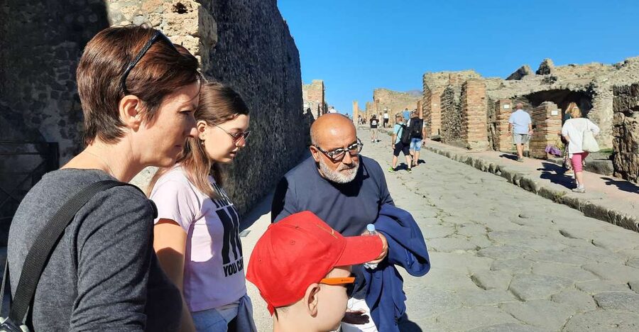 Pompeii Private Tour for Kids and Their Families - Pompeii for kids, not just for adults