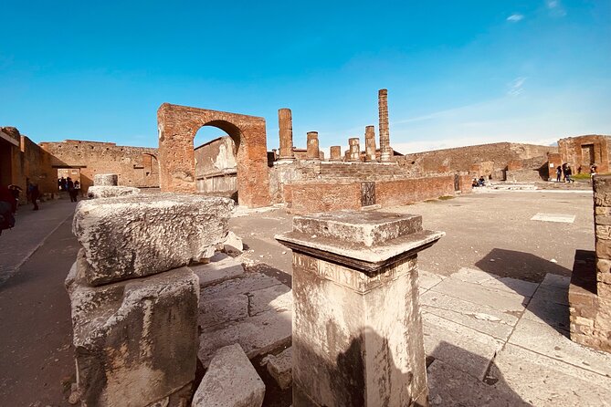 Pompeii Private Tour with an Archaeologist and Skip The Line - 3 hours - Baths and the Forum: where public routine met authority