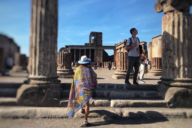 Pompeii Private Tour with an Archaeologist and Skip The Line - Meet at Piazza Esedra, then go straight for the core