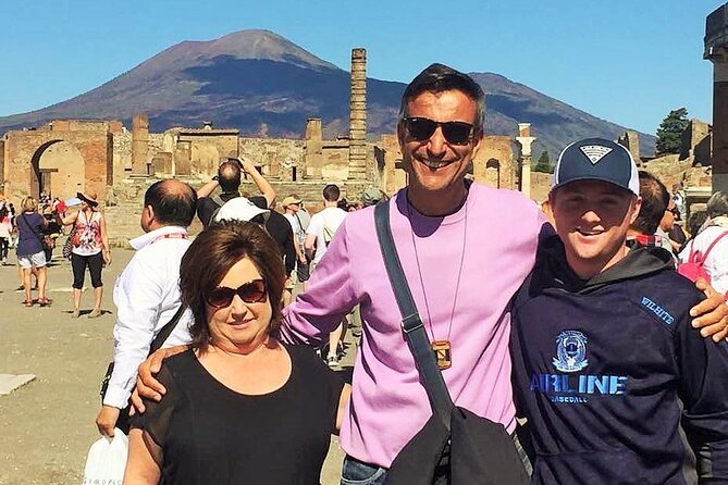 Pompeii private tour with an Official Guide - Pompeii makes sense faster with an official guide