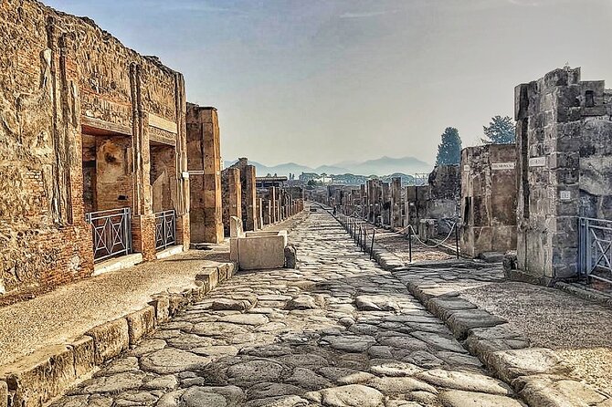 Pompeii Private Walking Tour with Expert and Authorized Guide - Best timing and pacing: getting the most from a short Pompeii visit