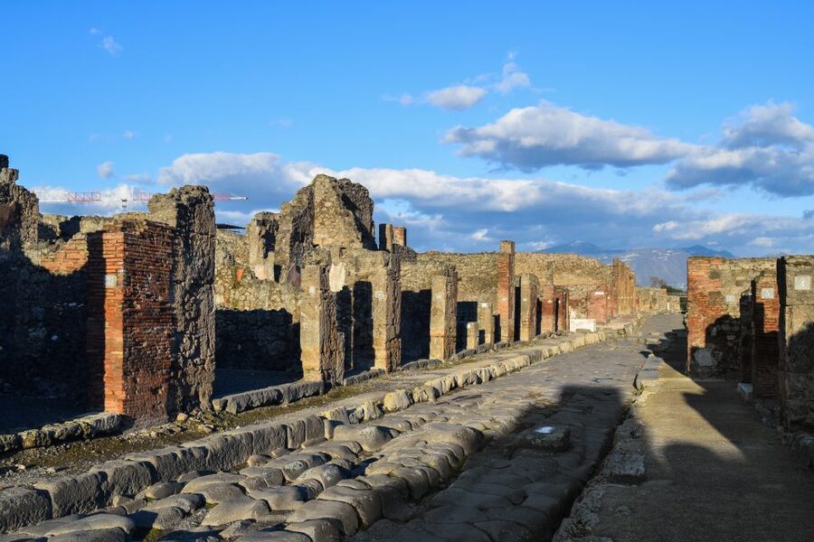 Pompeii: Skip-the-Line Entrance Ticket with Audio Guide - Language, Guides, and the Choice Between Audio and Live Context