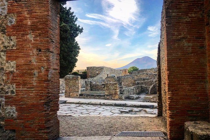 Pompeii Skip-the-Line Entry Small Group Guided Tour - Baths, bakery, and shops: why these stops feel surprisingly modern