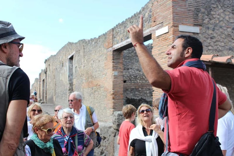 Pompeii: Skip-the-Line Guided Archaeological Discovery Tour - Meeting point at Piazza Esedra, and how to avoid the late problem