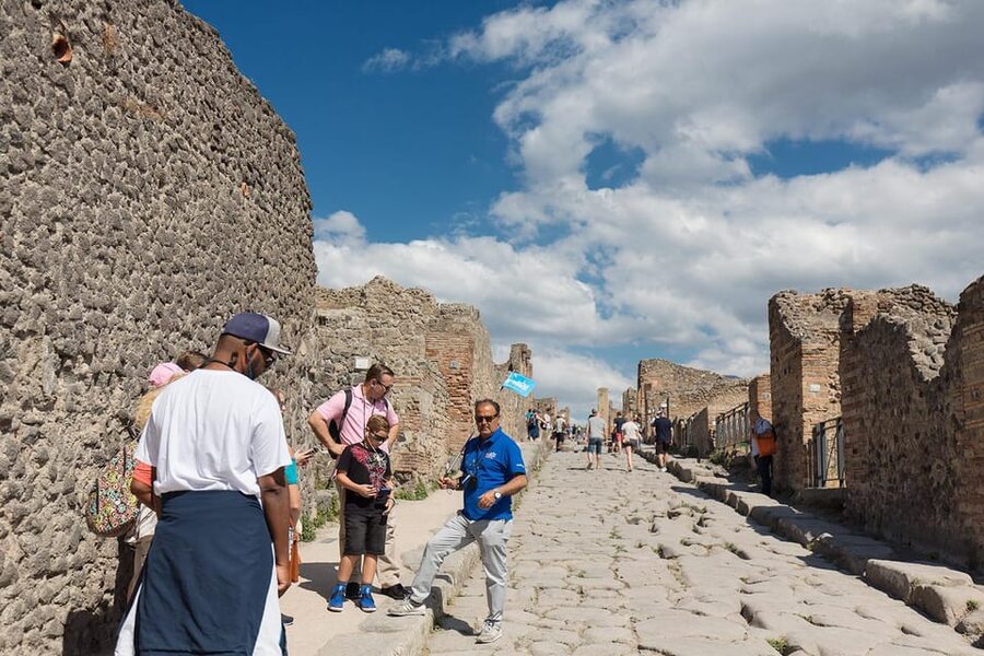 Pompeii: Skip-the-Line Guided Tour - Plaster casts, baths, and the Lupanar: the details that change your perspective