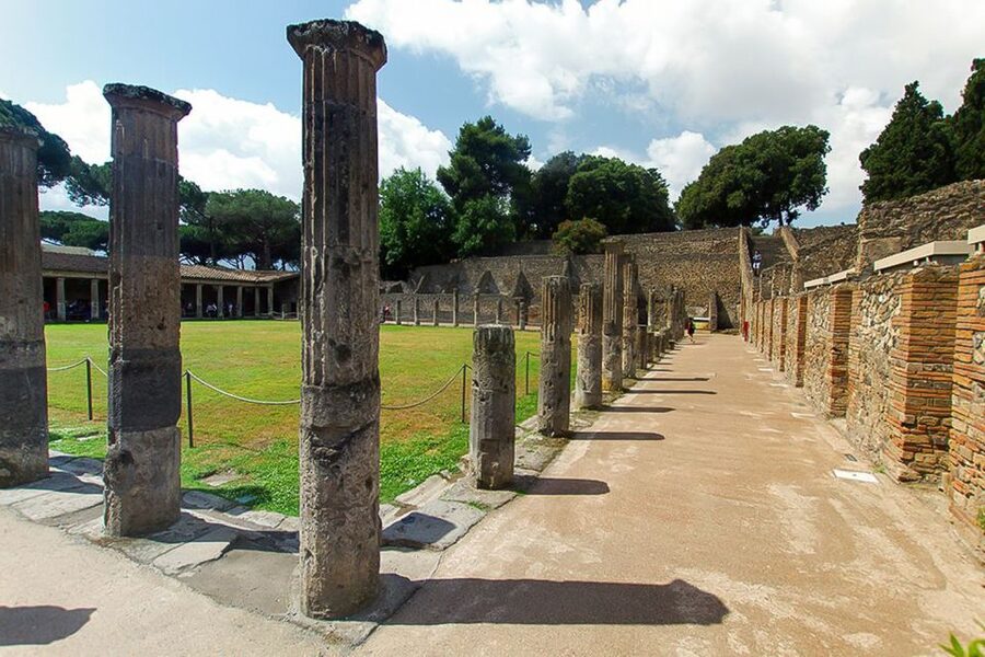 Pompeii: Skip-the-Line Guided Tour with Expert Archaeologist - The Walkable Pompeii Plan: Pacing, Heat, and What You Actually See
