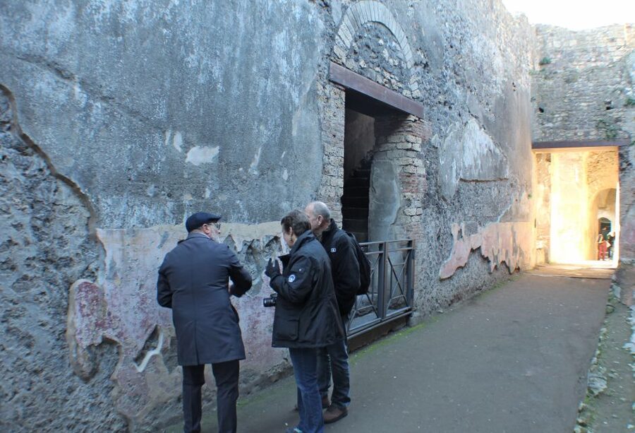 Pompeii: Skip-the-Line Tickets and Tour with Archaeologist - Gymnasium and gladiator training scenes