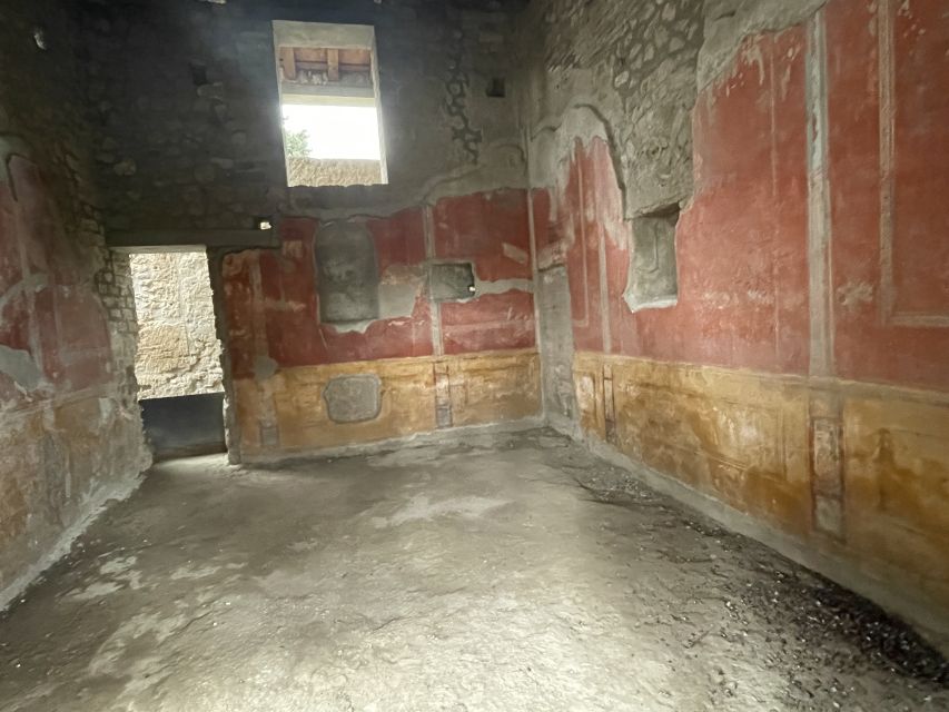 Pompeii: Small-Group Guided Tour with Skip-the-Line Ticket - Stop 6, Garden of the Fugitives: the emotional center of Pompeii