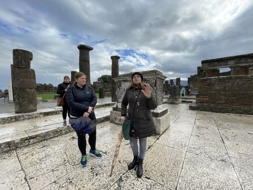 Pompeii: Small-Group Guided Tour with Skip-the-Line Ticket - Stop 3, House of the Faun: homes that show status and daily life