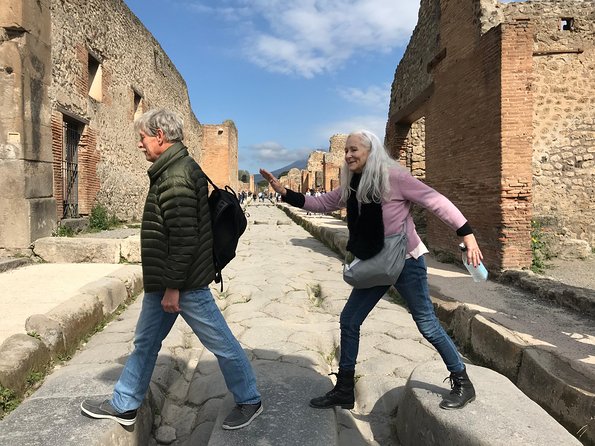 Pompeii Small Group Tour - Tickets Included - Photo stops and downtime: how to get good pictures without slowing everyone down