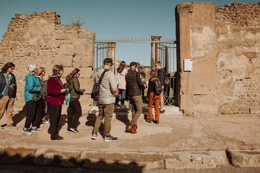 Pompeii Small Group Tour with transportation from Naples - Pompeii, fast and guided, from Naples Central