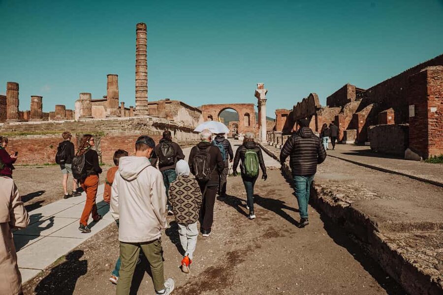 Pompeii Small Group Tour with transportation from Naples - Casa del Menandro: frescoes, graffiti, and human details