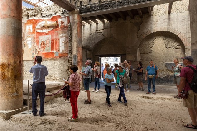 Pompeii Ticket + Tour with Optional Tasting Experience at Pompeii - Meeting point at Via Villa dei Misteri 2, and how to find your group