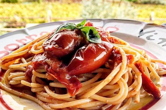 Pompeii Tour & Lunch with Wine Tasting Experience - The lunch: local products, a set menu, and vegetarian care
