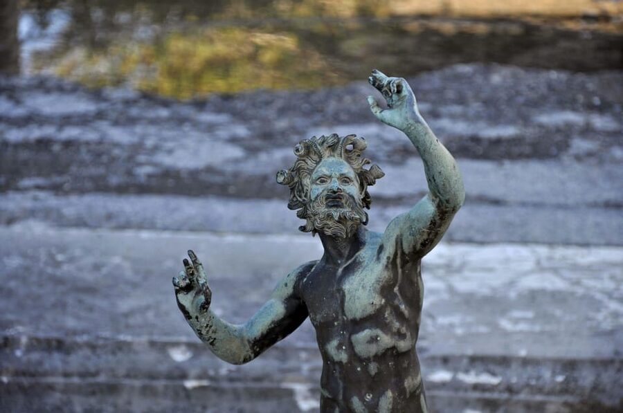 Pompeii Tour_Skip the line ticket + audioguide - Who should book this Pompeii tour package?