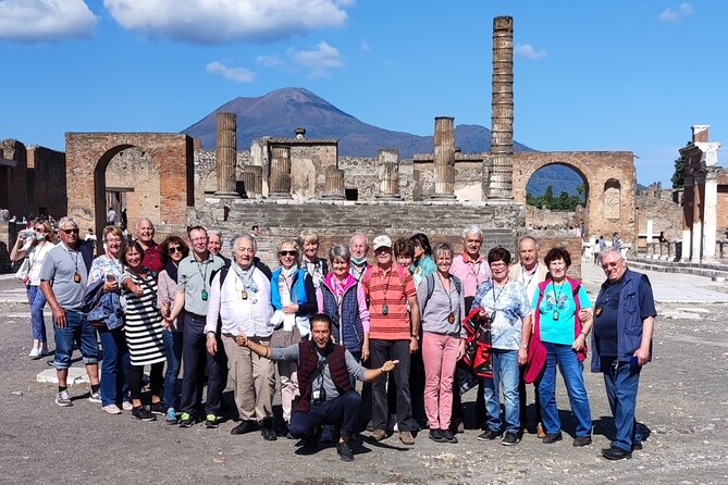 Pompeii: Tour with Archaeologist Guide & Skip-the-Line Entry - Meeting at the Welcome Box: How the Tour Starts Smoothly