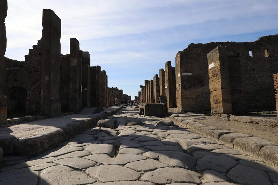 Pompeii & Vesuvius - After Pompeii: free time for lunch, then an early afternoon shift