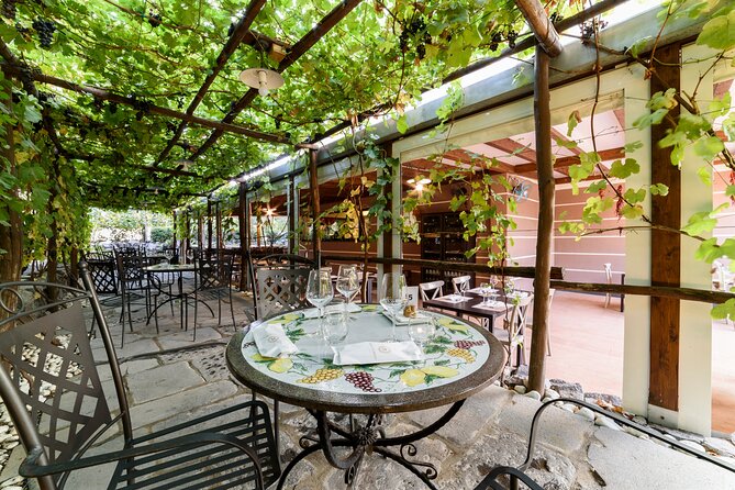 Pompeii Vineyard Escape: Private Wine Tasting & Lunch - The wine tasting: 3 pours, including sparkling