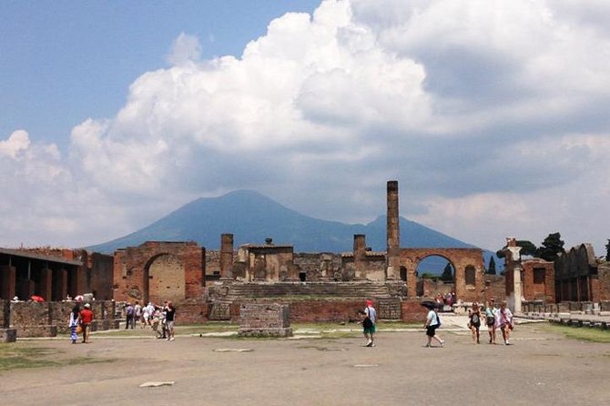 Pompeii Walking Tour with a licensed Guide - Start with the Vesuvius story, then everything makes sense