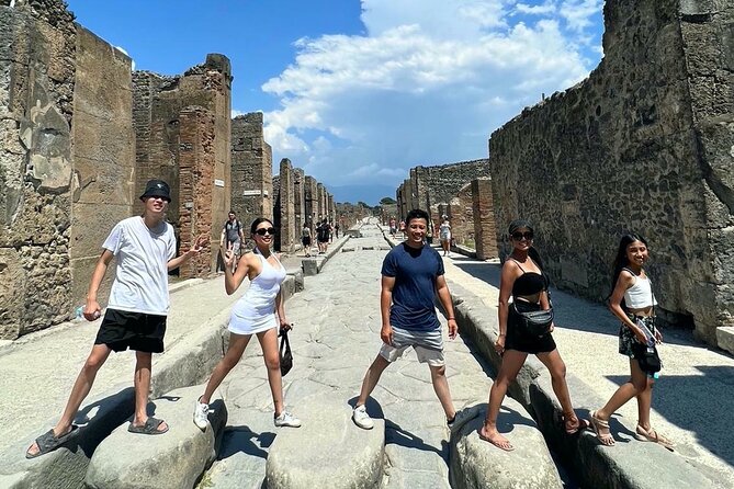 Positano Private Transfer from/to Naples with Pompeii Guided Tour - Photo stops and the onboard commentary you will actually use