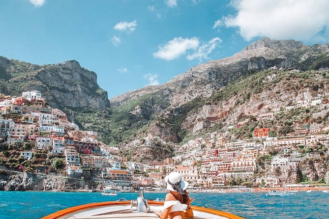 Private and exclusive tour of the beautiful Amalfi Coast! - Positano: the hour where the town looks like a nativity scene from the sea
