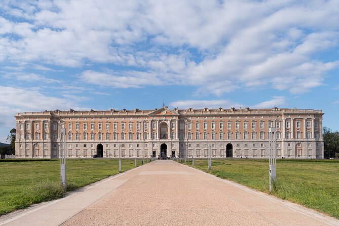 Private Caserta Royal Palace & Gardens Guided Tour inc. Shuttle - The private guide and headsets: how you get a smoother tour