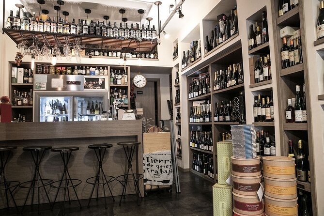 Private Evening Campania Felix Wine Tasting Evening in Naples - The tasting format: 4 to 5 wines, guided by sommelier Andrea