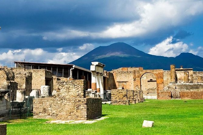 Private Guided Tour Of Naples Historic Center & Pompeii - Food stops that work because they are placed right