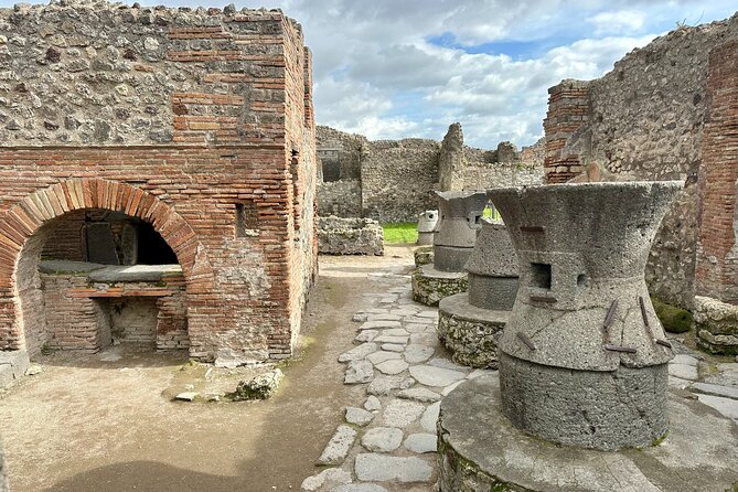 Private Guided Tour of Pompeii Excavations - Should You Book This Private Pompeii Tour?