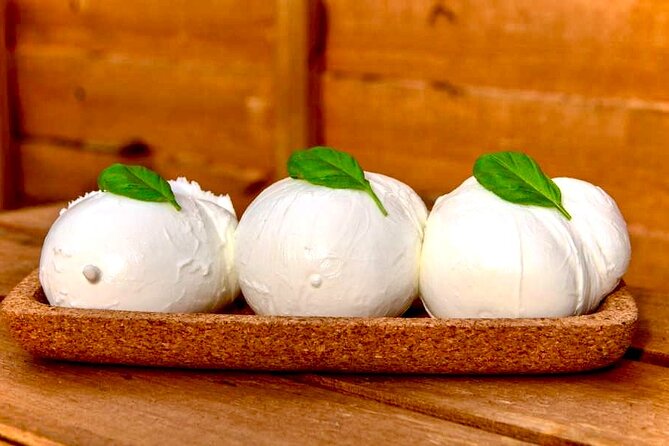 Private Naples Culinary Tour: Pizza, Wine & Local Tastings - Food and drinks included, what each one is really doing for you