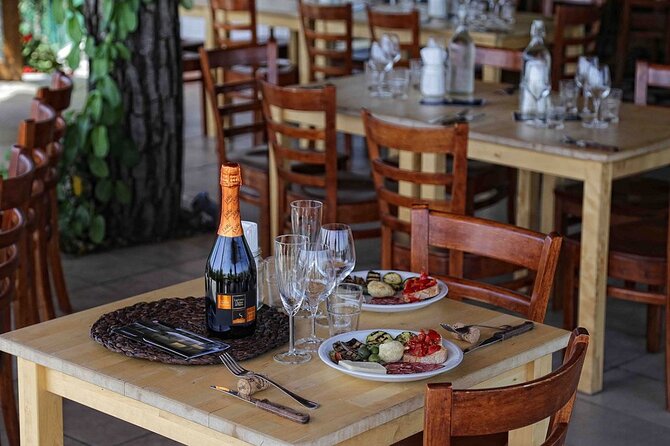Private Natural Wine Vs Byodinamic and Organic Wine Tour - Natural, Organic, Biodynamic, Conventional: how the differences get explained