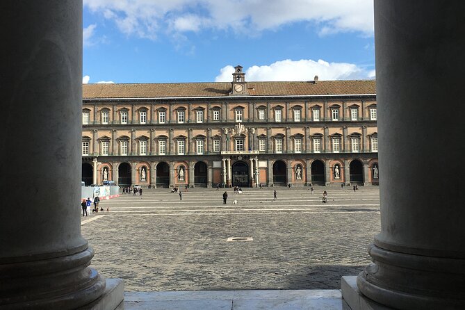 Private tour of Naples with street food tasting - Spaccanapoli: the spine of the historic center