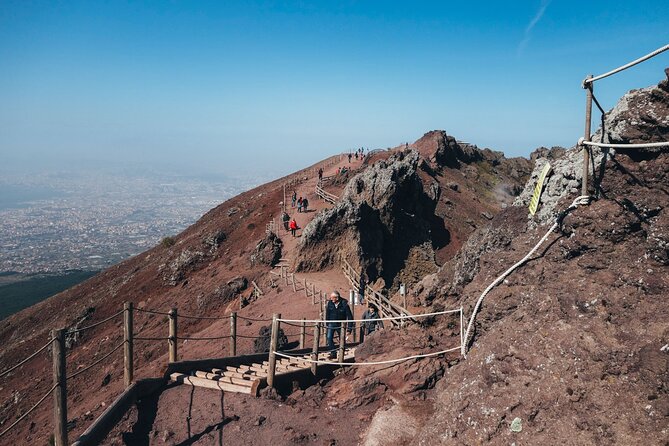 Private Tour of Pompeii, Herculaneum and Vesuvius from Naples - The onboard English commentary, and what it does not replace