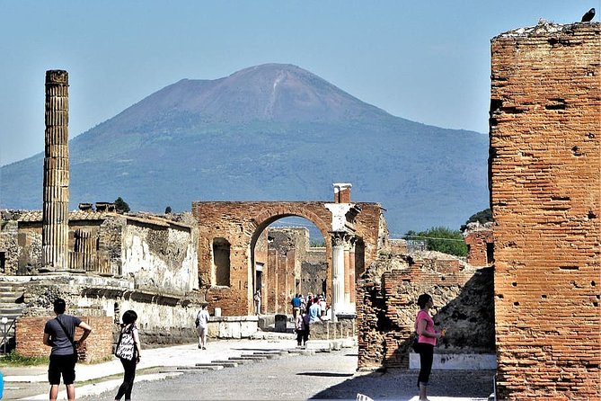 Private Tour of Pompeii with official tour guide and skip the line tickets - A Note on Transfers and Real-World Timing
