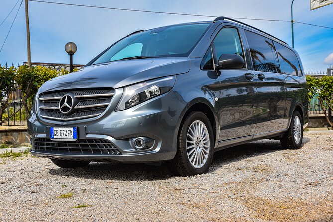 Private transfer from Naples to Sorrento or return - Meeting your driver at Naples airport or train station