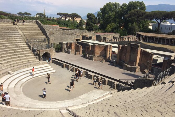 Round-Trip Shuttle Transfer from Naples to Pompeii - Returning to Naples: the part that rewards being early