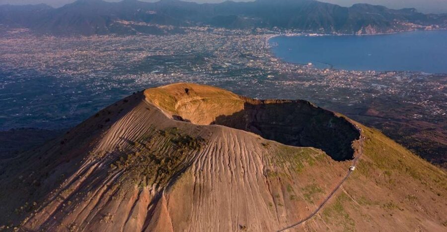 Round-Trip to Vesuvius National Park From Ercolano - What You’ll See: Gulf Of Naples Views And The Cone of Vesuvio