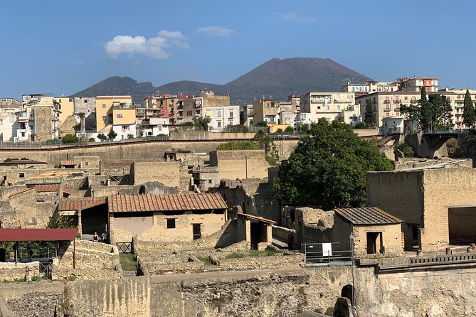 Secret Herculaneum: The Hidden Treasure of Ancient Roman Civilization - La Terrazza di M. Nonio Balbo: a sea-facing statement