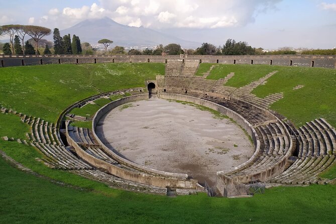 Semi - Private Tour of Pompeii with an Archaeologist - Step inside Roman life: theatres, shops, houses, monuments