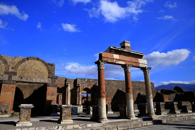 Skip the Line Pompeii Tour For Kids and Families w Special Guide - Entering Pompeii Fast: Meeting Point and Timing That Save the Day
