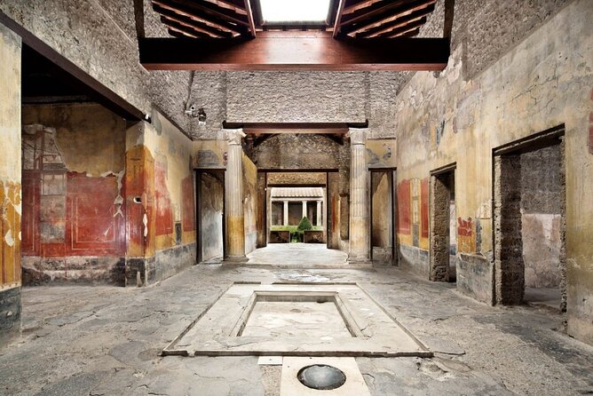 Small-Group Tour in Pompeii with a Real Archeologist, ticket included - Priority Entry, Mobile Ticket, and the Start Line at Hotel Vittoria
