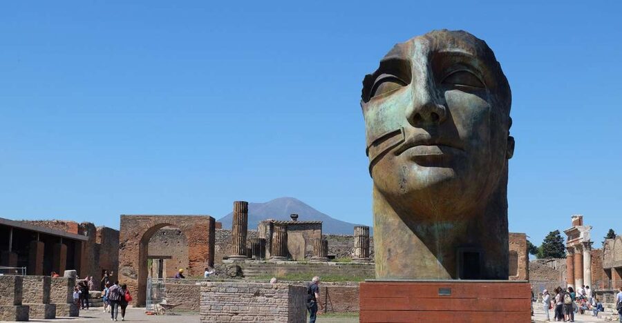 Sorrento: Pompeii Tour with guide, ticket & lunch included - Skip-the-line Pompeii entry with a small English group