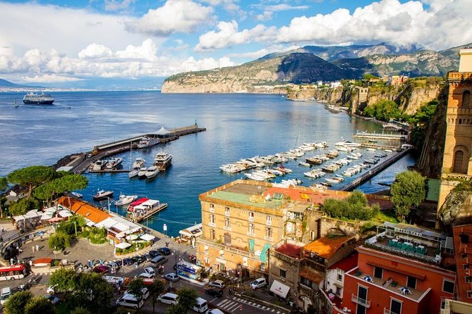 Sorrento, Positano, Amalfi and Ravello Tour Premium from Naples - Getting There: The Minivan Ride, the Driver, and the On-Road Commentary