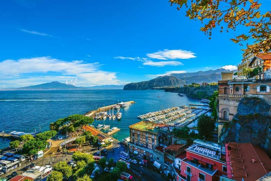 SORRENTO POSITANO AMALFI: PRESTIGE TOUR FROM NAPLES - The role of the multilingual assistant, and why it matters